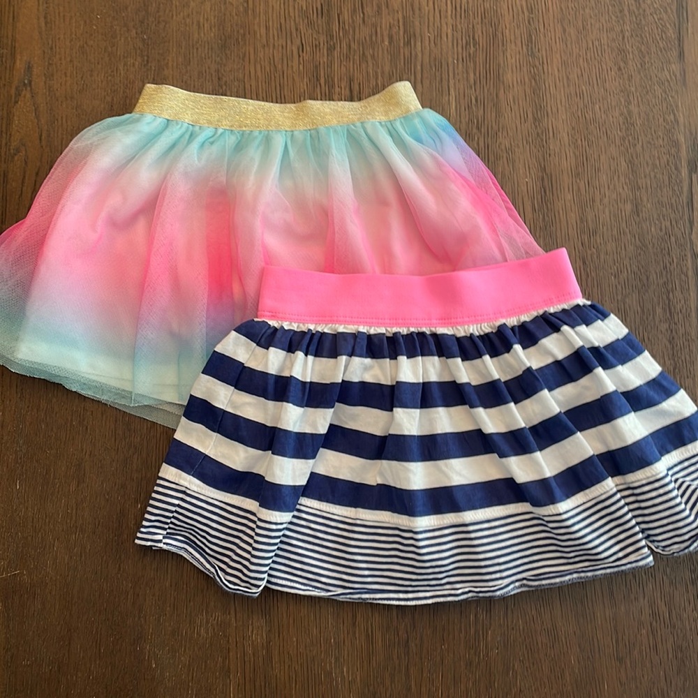 Girls 2T Carter’s skirt and skort